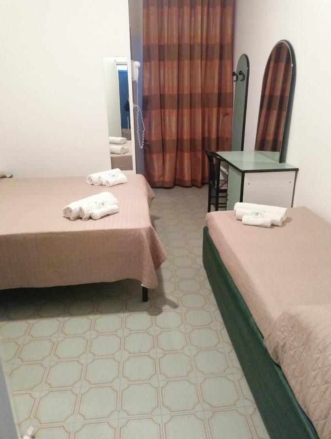 Hotel Magriv Римини Экстерьер фото