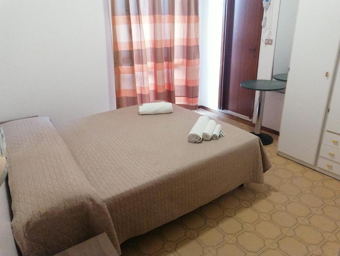 Hotel Magriv Римини Экстерьер фото