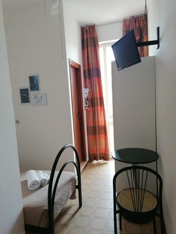 Hotel Magriv Римини Экстерьер фото