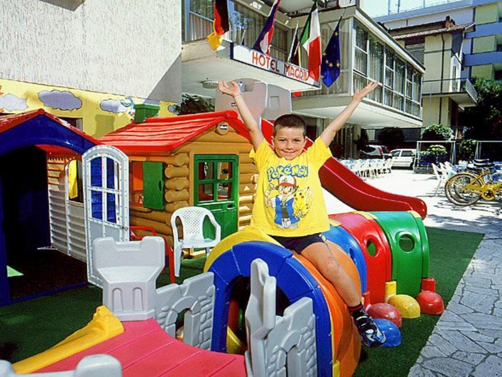 Hotel Magriv Римини Экстерьер фото